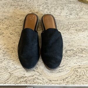 Universal Thread faux suede slides